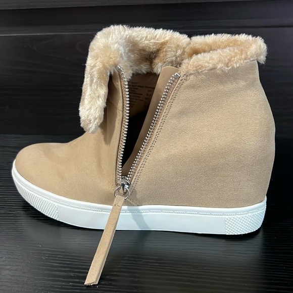 Women’s Wedge Heel Booties NWOT - Picture 5 of 8